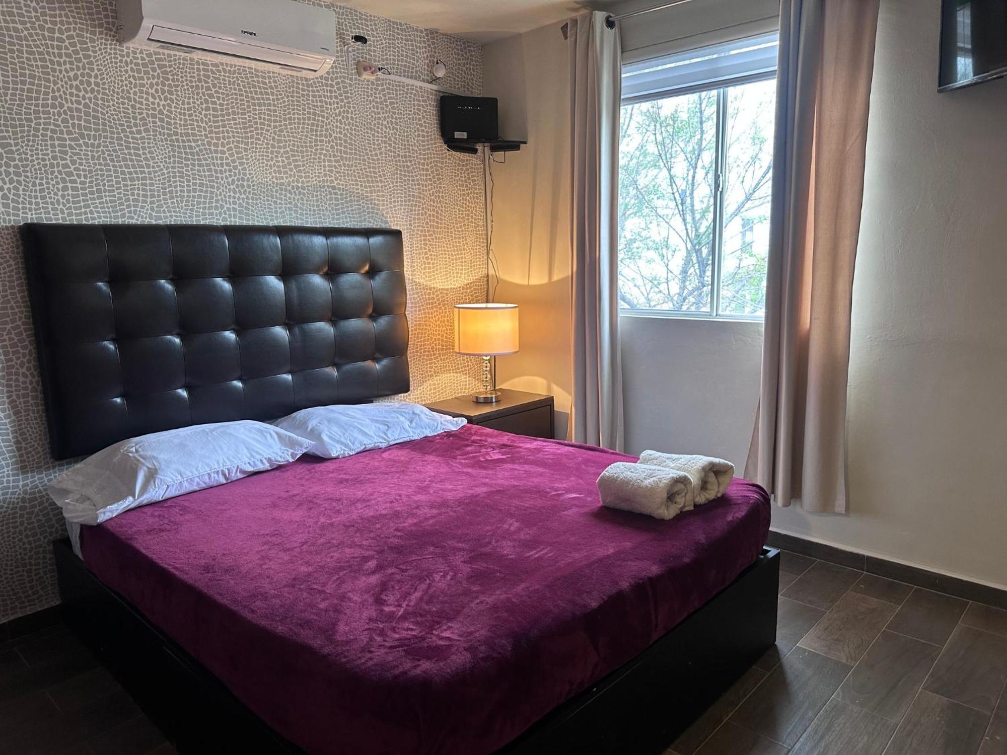 Suites Apodaca Екстер'єр фото