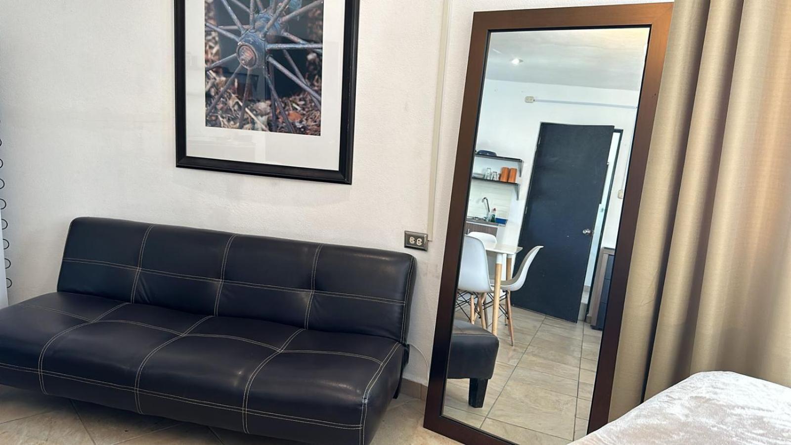 Suites Apodaca Екстер'єр фото
